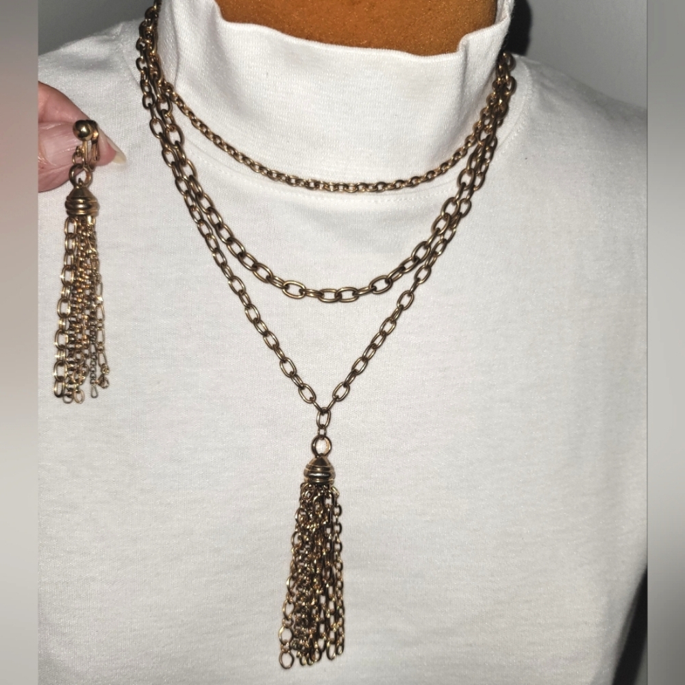 Gold three tier chains with tassel, matching tassel clip earrings